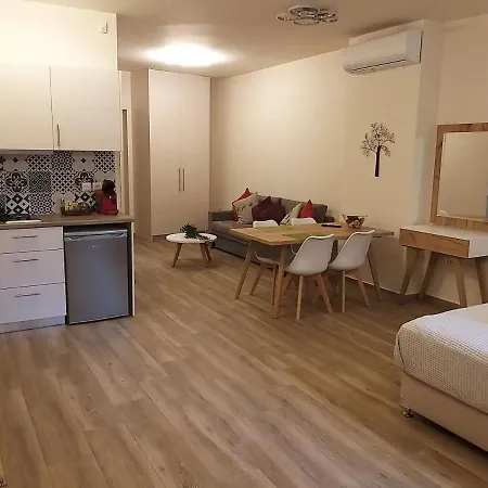 Amazing @ Monastiraki Subway Station Apartament *